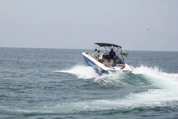 Вейкбодинг за катером MasterCraft