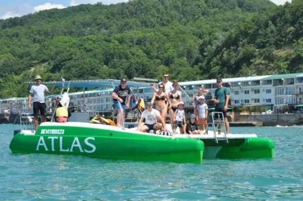 Большой Морской Катамаран Atlas