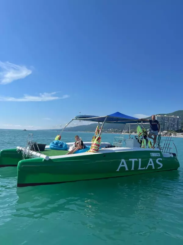 Большой Морской Катамаран Atlas