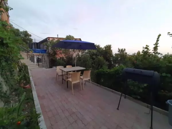 Двух-трехместные номера с видом на море