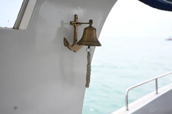 Рыбалка в море на катере