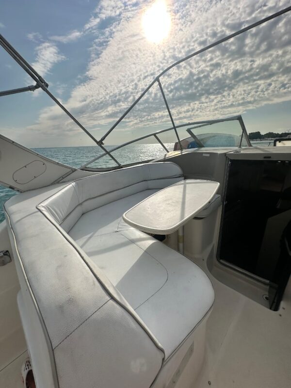 Прогулочный катер Bayliner