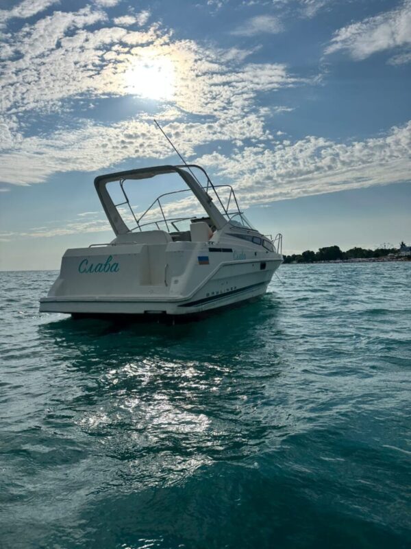 Прогулочный катер Bayliner