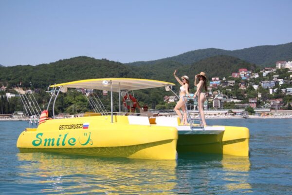 Скоростной моторный катамаран Смайл