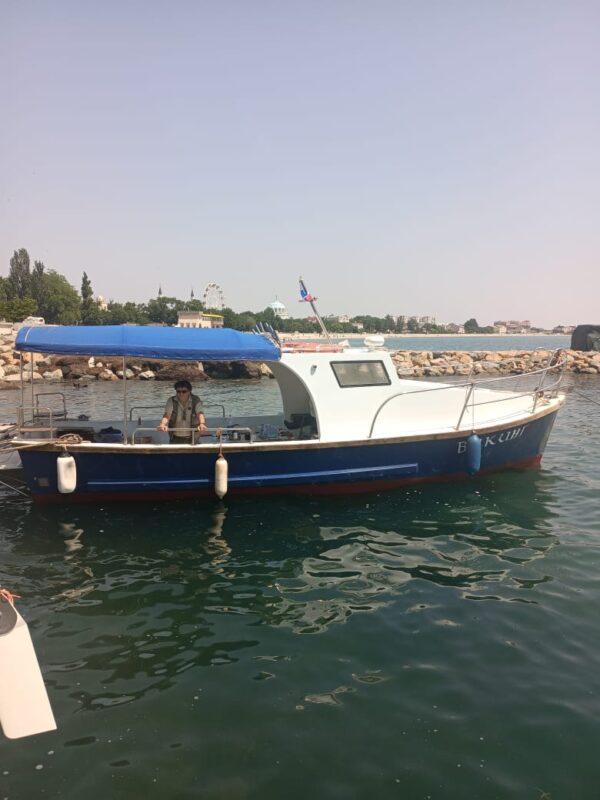 Рыбалка в море на катере